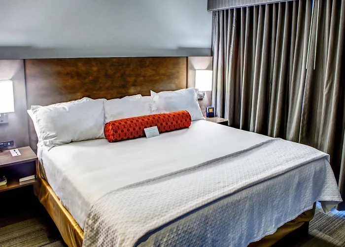 Hotel Doubletree By Hilton West Sanford Medical Center Area