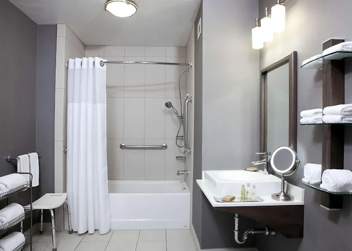 Doubletree By Hilton West Sanford Medical Center Area Hotel 4*